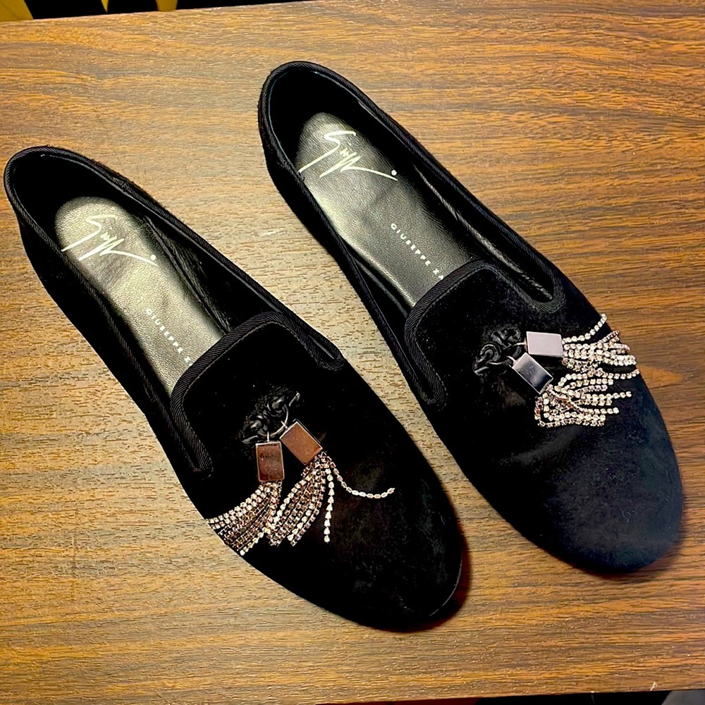 Authentic! Giuseppe Zanotti Black Suede Slip-on w/ Silver Tassels NWOT sz 8.5